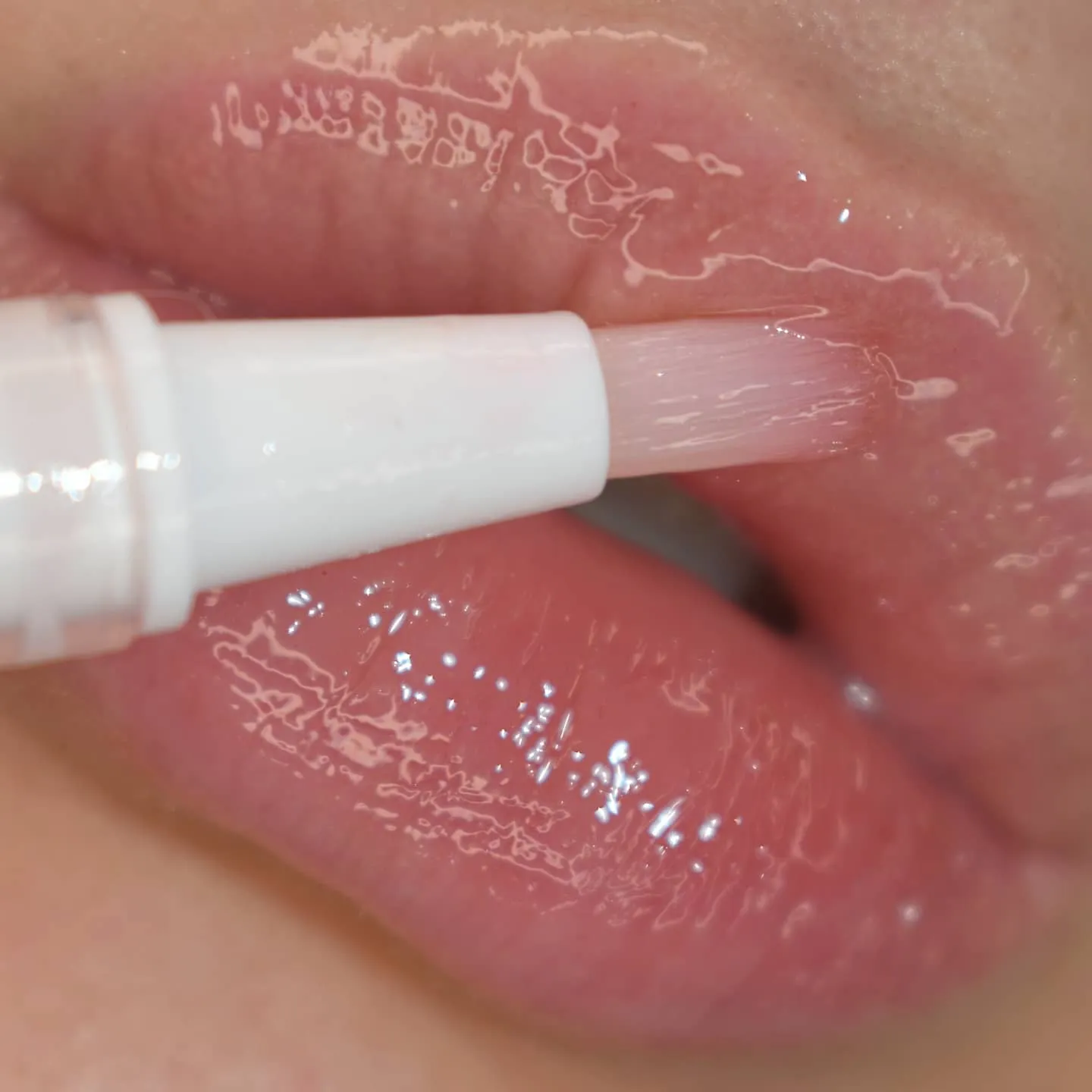 Strawberry Juicy Clear Gloss   Vitamin E